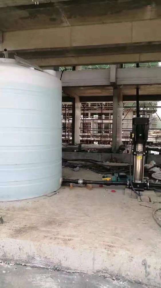 二次加壓變頻供水設(shè)備